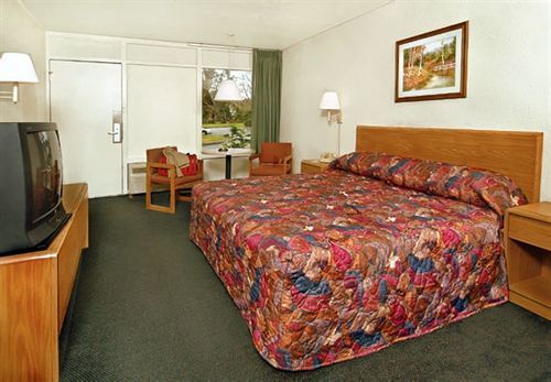Masters Inn I-26 Cayce Екстериор снимка